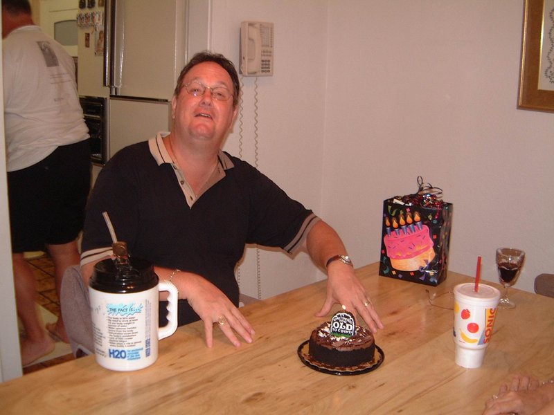 2004/06(June)/02(Tom-Troll-50thBD)/800x600_2004-06-17 20-07-377.JPG